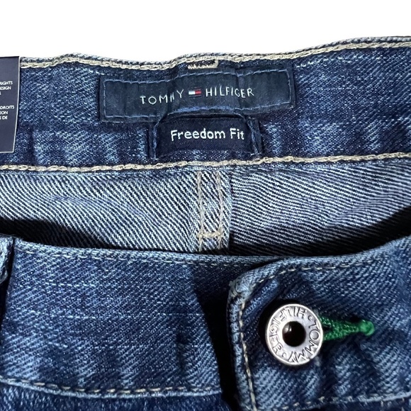 Tommy Hilfiger size 34 Freedom Fit Jeans - Picture 6 of 7